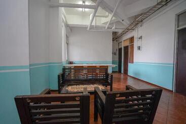 هتل Oyo 1844 Bravo Residence