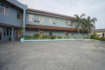 هتل Oyo 1844 Bravo Residence