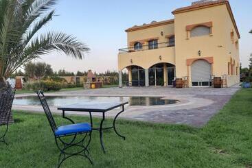 Riad Tanjil