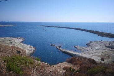 تختخواب و صبحانه R&b Mediterraneo