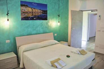 تختخواب و صبحانه R&b Mediterraneo