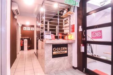 هتل Oyo 89465 Golden Lounge