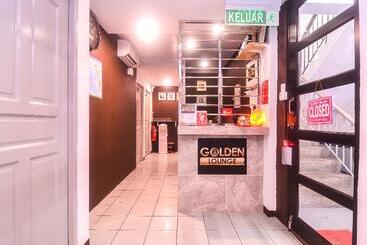 هتل Oyo 89465 Golden Lounge