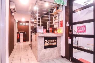 هتل Oyo 89465 Golden Lounge