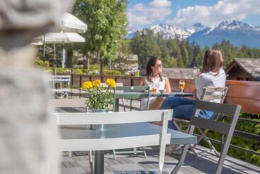 هتل Hôtel Historique Chez Elsy   Crans Sapins