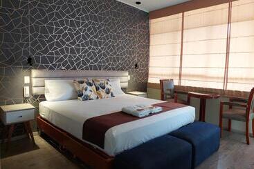 بنسيون Hostal Atenea
