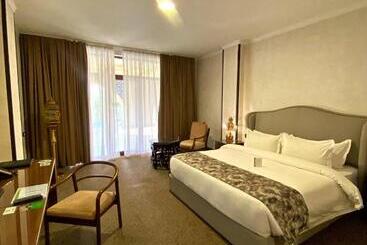 هتل Jannat Resort Osh