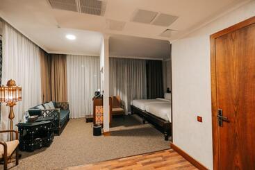 هتل Jannat Resort Osh
