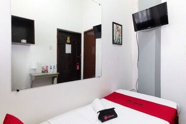 酒店 Reddoorz Near Robinsons North Tacloban