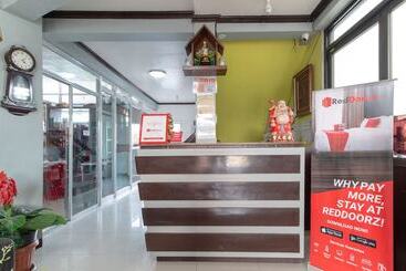 酒店 Reddoorz Near Robinsons North Tacloban