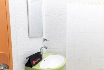 酒店 Reddoorz Near Robinsons North Tacloban