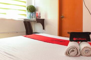 酒店 Reddoorz Near Robinsons North Tacloban