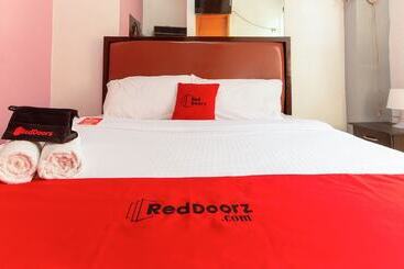 酒店 Reddoorz Near Robinsons North Tacloban