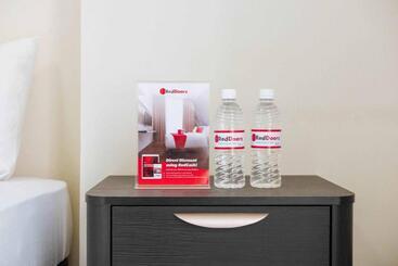 هتل Reddoorz Plus Near Jakarta Kota Station