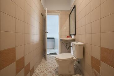 هتل Reddoorz Plus Near Jakarta Kota Station