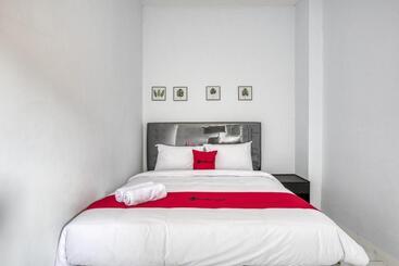 هتل Reddoorz Plus Near Jakarta Kota Station