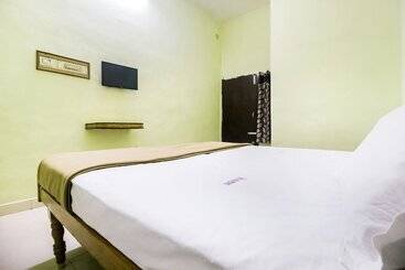 Spot On 61149 Hotel Sivanthi