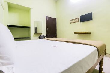 Spot On 61149 Hotel Sivanthi