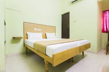 Spot On 61149 Hotel Sivanthi