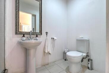 پانسیون Thyme Wellness Spa And Guesthouse