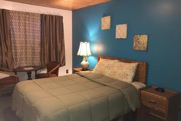 هاستل Hilltop Lodge And Cabins