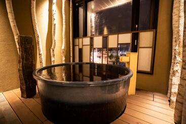 هتل La Vista Furano Hills Natural Hot Spring
