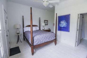 هتل Sugar Apple Bed And Breakfast