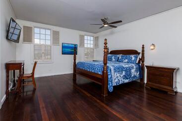 هتل Sugar Apple Bed And Breakfast