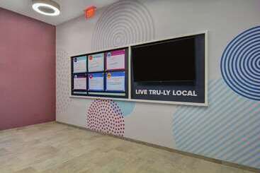 هتل Tru By Hilton Springfield Downtown