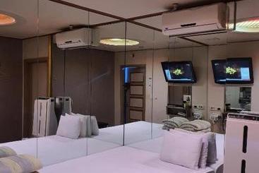 הוסטל Shinsegae Motel