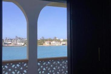 هاستل Tulia Old Town