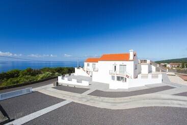 تختخواب و صبحانه 35th Atlantic View