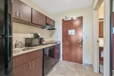Cobblestone Hotel & Suites   Austin