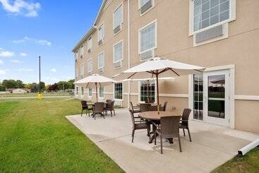 Cobblestone Hotel & Suites   Austin