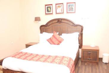 هتل Franklin  And Suites