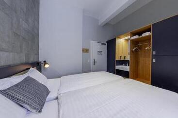 هتل Villars Lodge