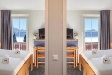 هتل Villars Lodge
