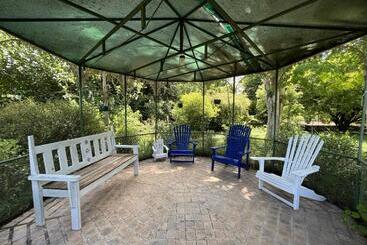 پانسیون Halleria Self Catering