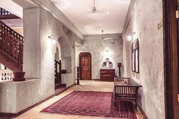 تختخواب و صبحانه Smiles Stone Town