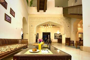 تختخواب و صبحانه Smiles Stone Town