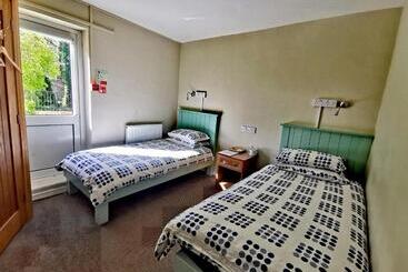Fsc Rhyd Y Creuau Hostel
