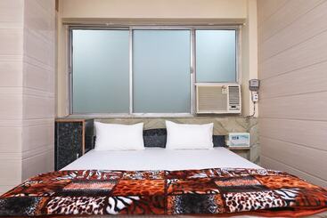 هتل Spot On 43881 New Era Guest House