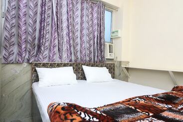 هتل Spot On 43881 New Era Guest House