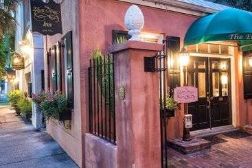 تختخواب و صبحانه Elliott House Inn