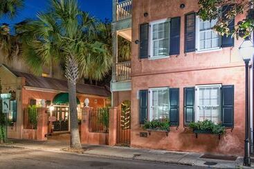 تختخواب و صبحانه Elliott House Inn