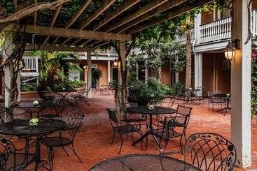 تختخواب و صبحانه Elliott House Inn