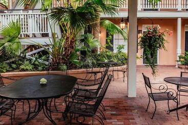 تختخواب و صبحانه Elliott House Inn