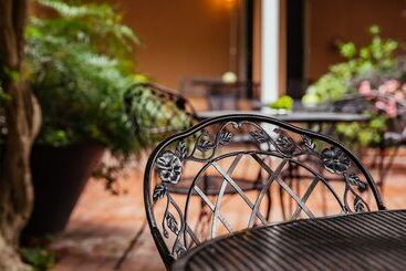تختخواب و صبحانه Elliott House Inn