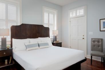 تختخواب و صبحانه Elliott House Inn