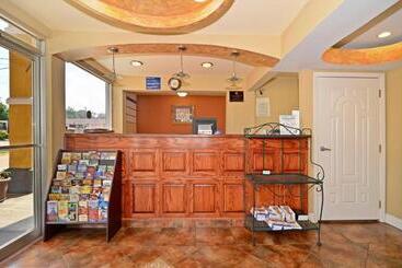 هتل Americas Best Value Inn Alexandria